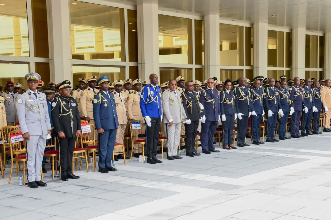 Le Chef de l’État honore les Forces de Défense et de Sécurité lors d’une cérémonie solennelle