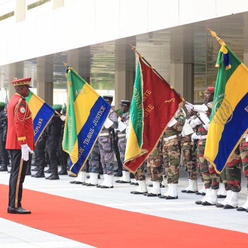 Le Président de la Transition, Président de la République, Chef de l’Etat, le Général Brice Clotaire OLIGUI NGUEMA, Préside la Cérémonie de Port de Galons des Officiers Généraux